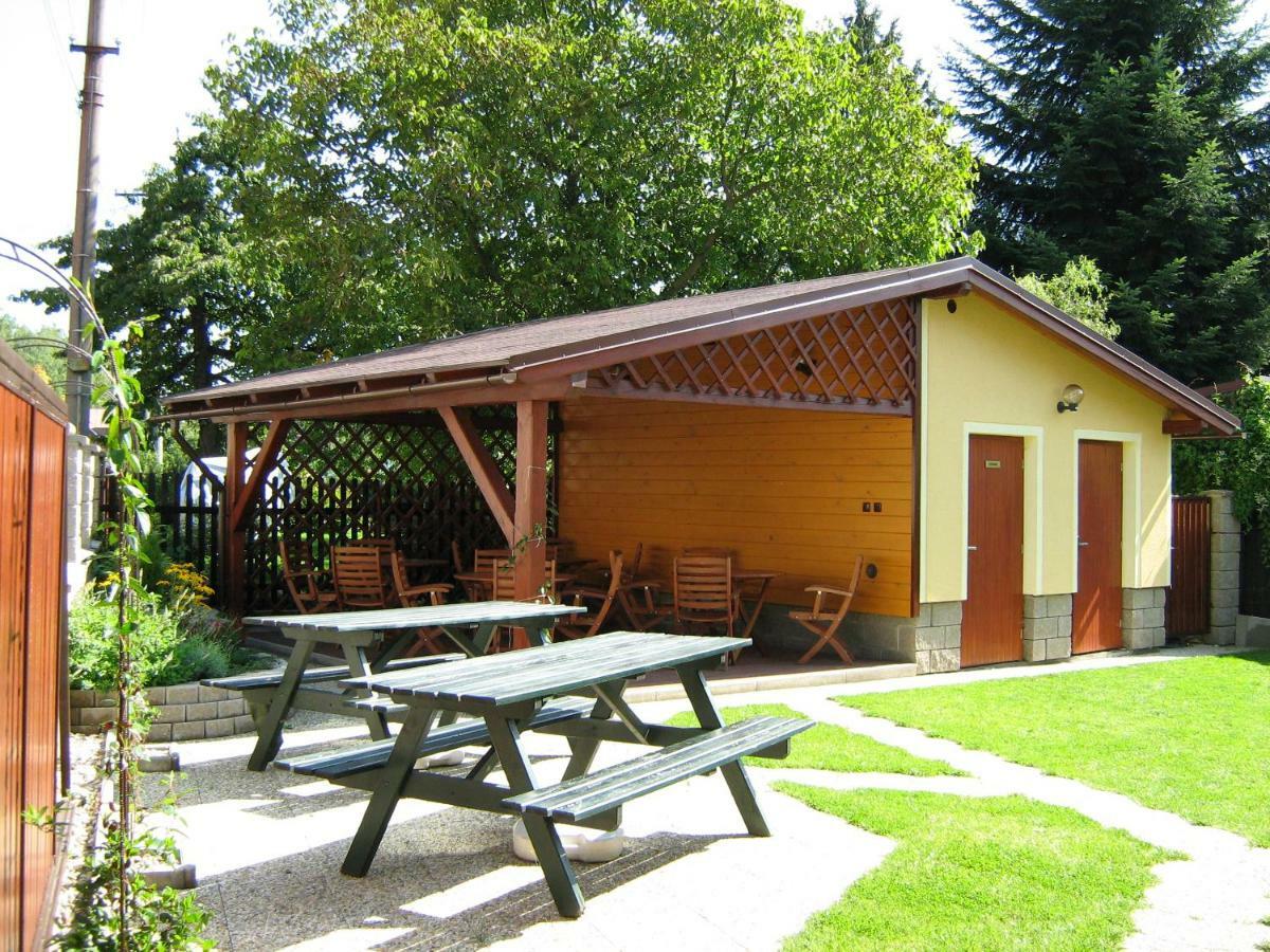 Penzion Albina - Restaurace Vysoké nad Jizerou Екстериор снимка